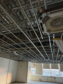 駅ビル天井工事